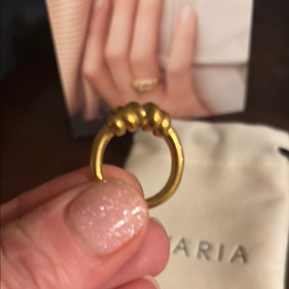 Gold Ring - Picture 3 of 4